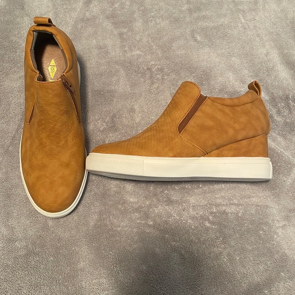 Tan Suede wedge Size 7